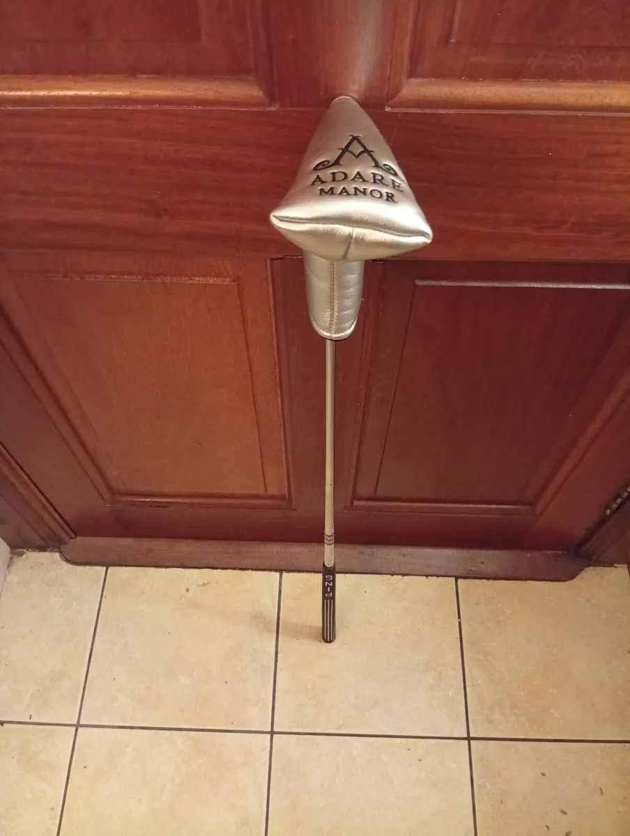 Ping Zing 2 Putter 34 inch As New & New Cover - Image 3