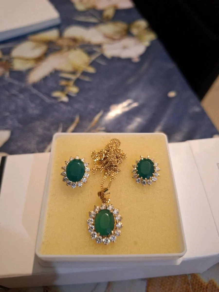 18 ct gold chain and earrings - Image 4