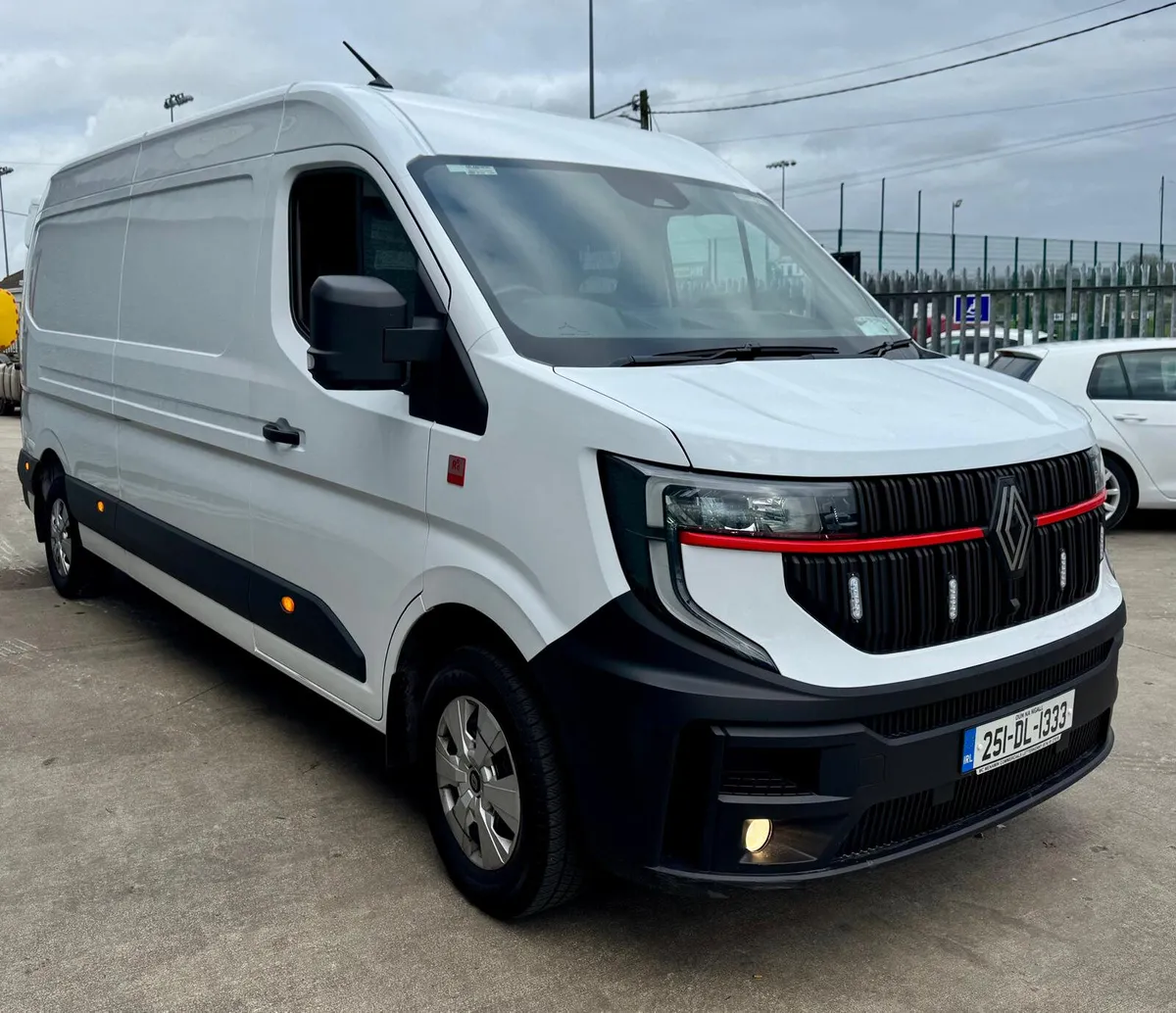 Renault Master 2025 L3H2 - Image 2