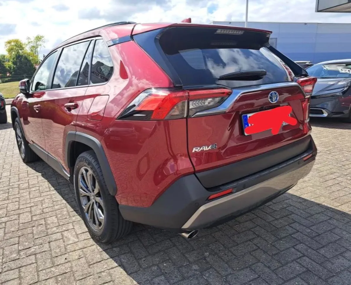 2022 toyota rav4 - Image 1