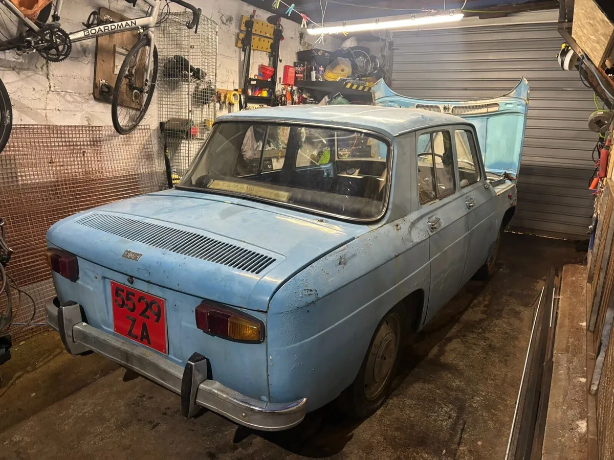 Renault 8