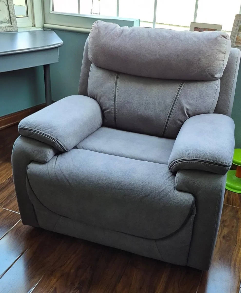 Sofa/Couch - Image 2