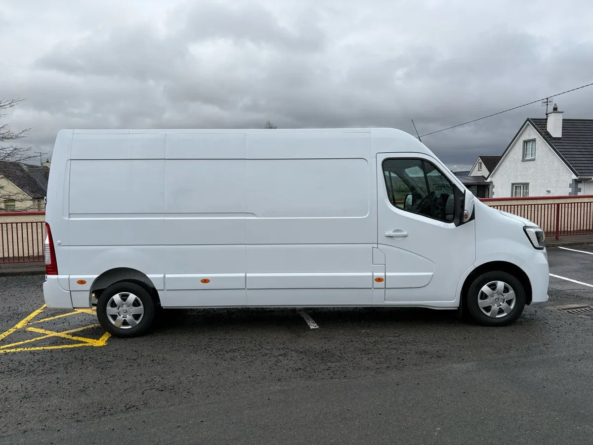 2023 (232) RENAULT MASTER LM35 2.3 135BHP - Image 2
