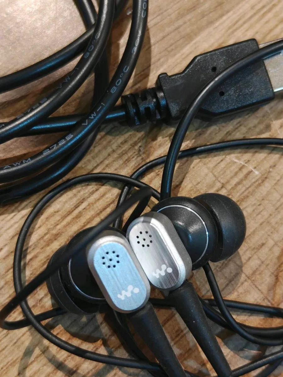 sony walkman nw-s703f digital music player - Image 4