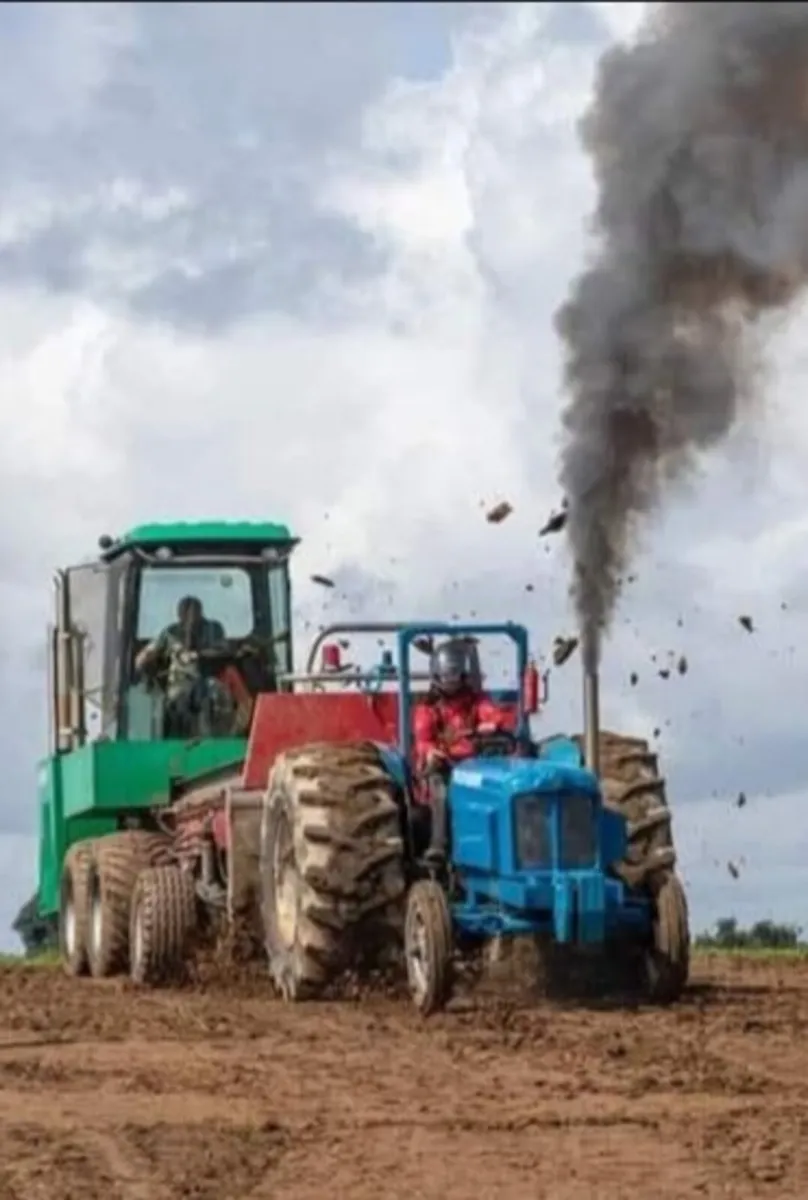 Tractor puller - Image 1