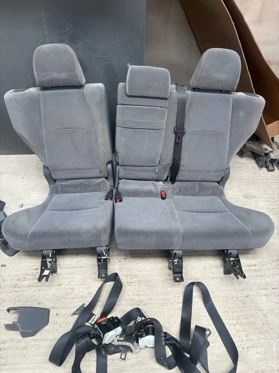 Toyota landcruiser rear seats kit 2014 to 2023 - Image 1