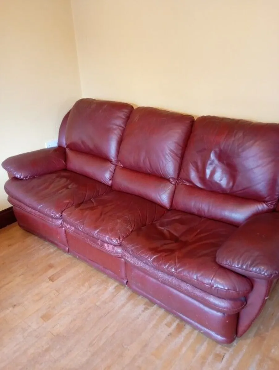 couch - Image 1