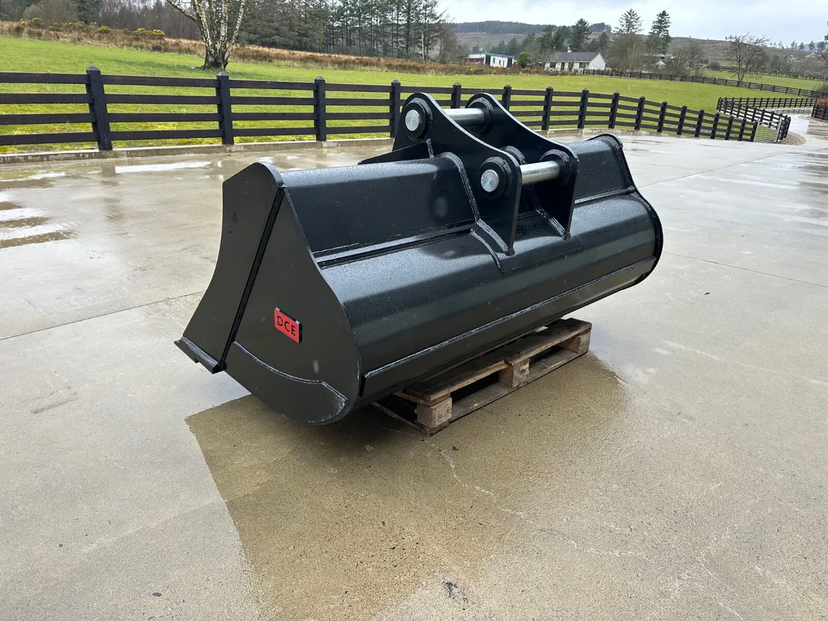 New 20 Ton 84" Grading Bucket Bolt On Blade - Image 4