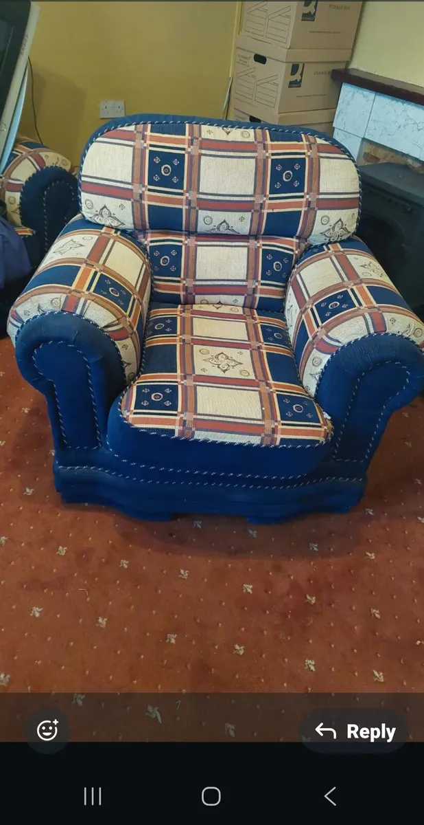 Couch and armchairs - Image 1