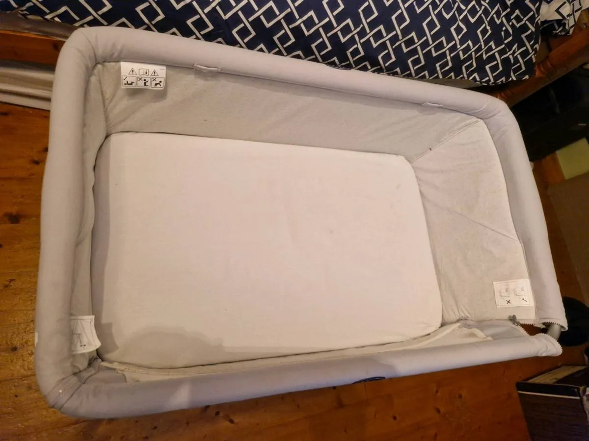 Next to me Crib - Image 3