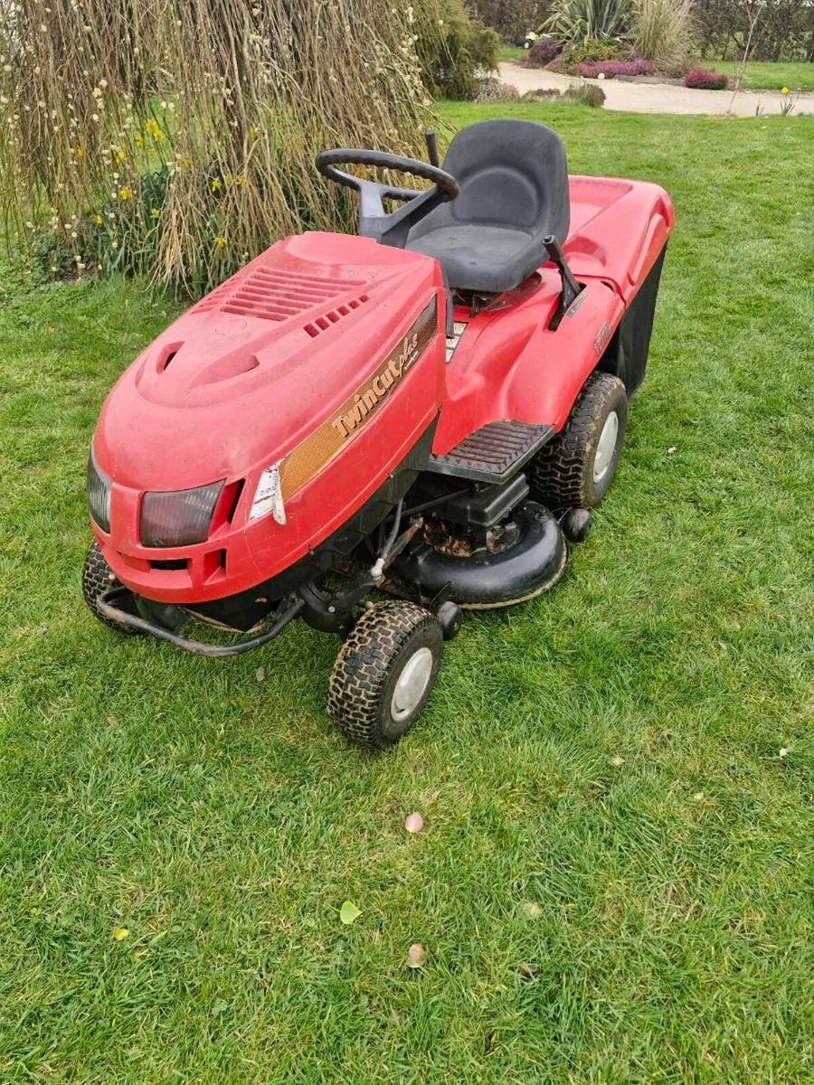Castlegarden ride on mower FREE DELIVERY AVAILABLE - Image 1