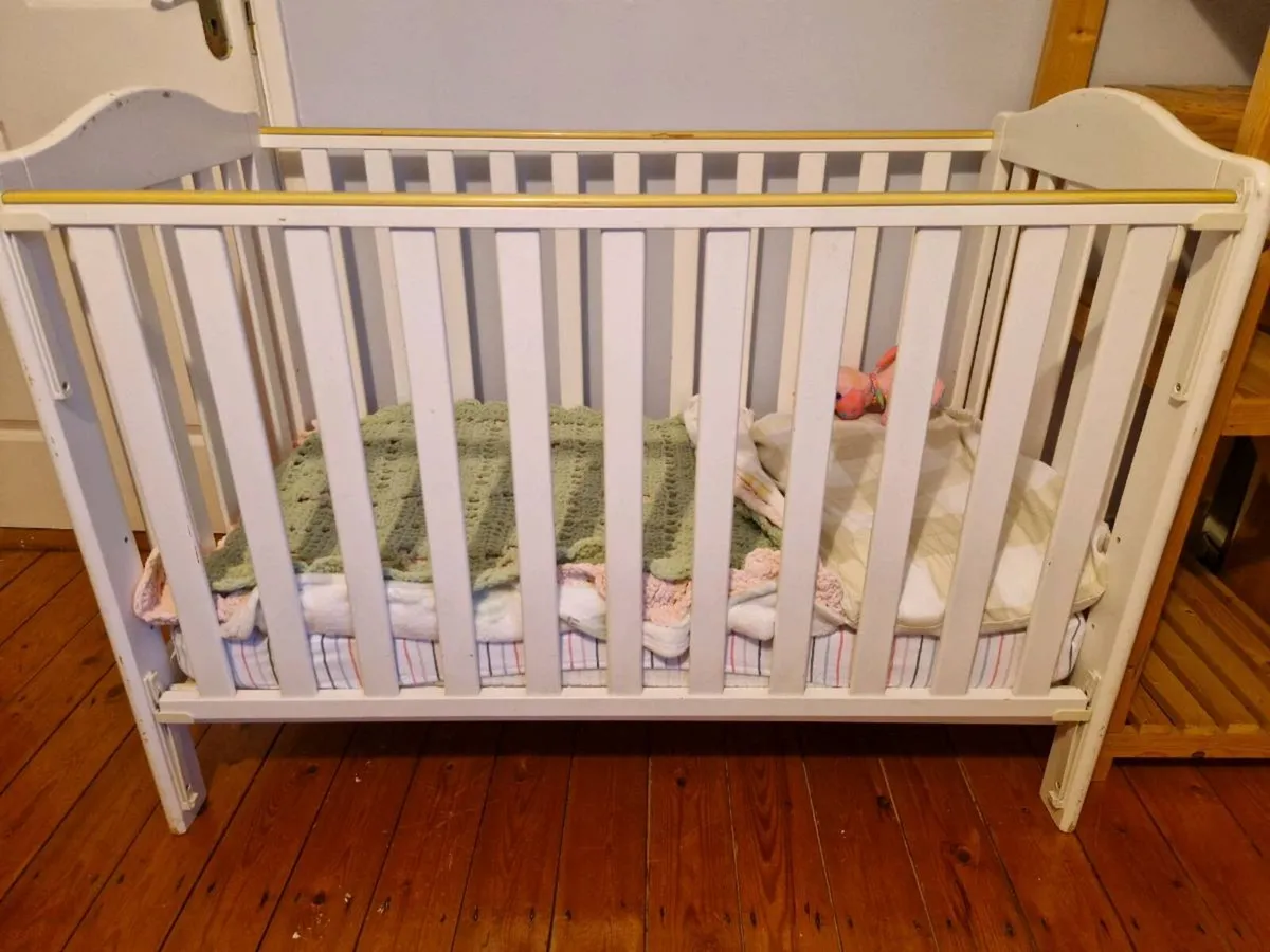 Cot bed - Image 1