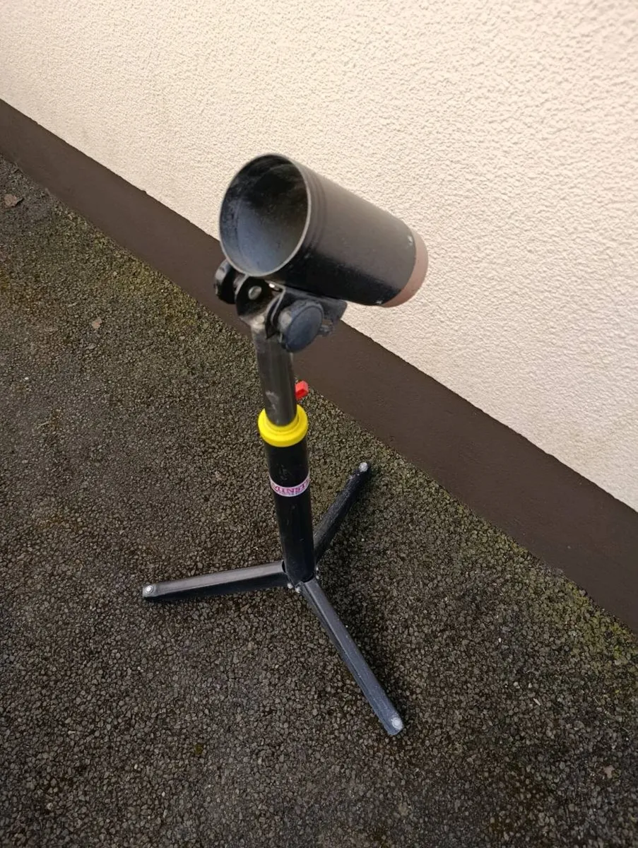 Axminster Dust Extractor Height Adjustable Stand - Image 3