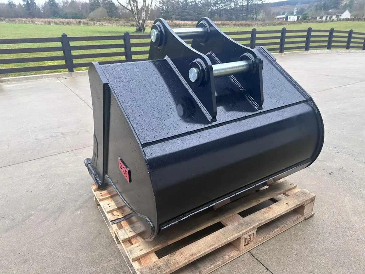 New DCE 13 Ton 48" Digging Bucket, 65mm Pins - Image 4