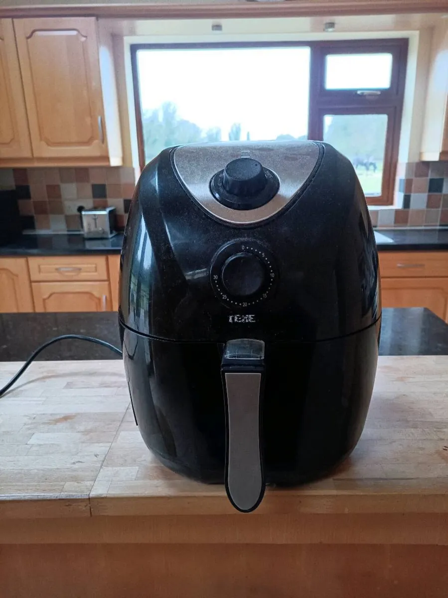 Air fryer - Image 1