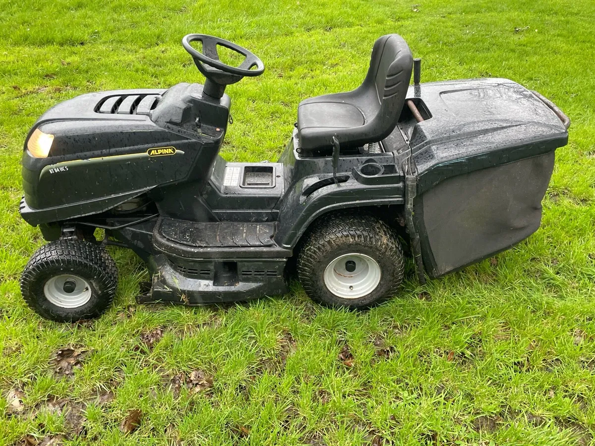 Alpina Ride on Lawnmower 2016 - Image 3