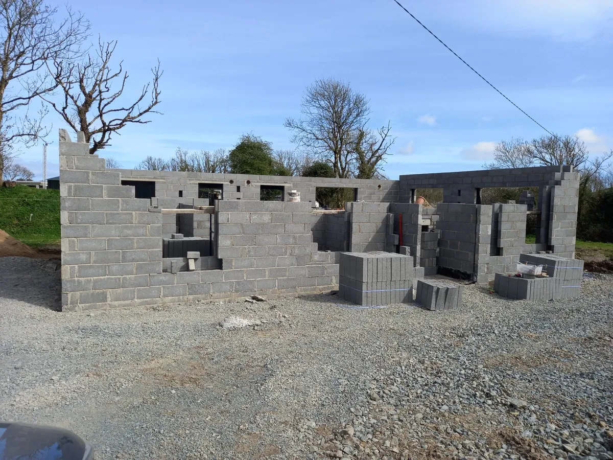 Blocklayer, bricklayer, stonemason - Image 1