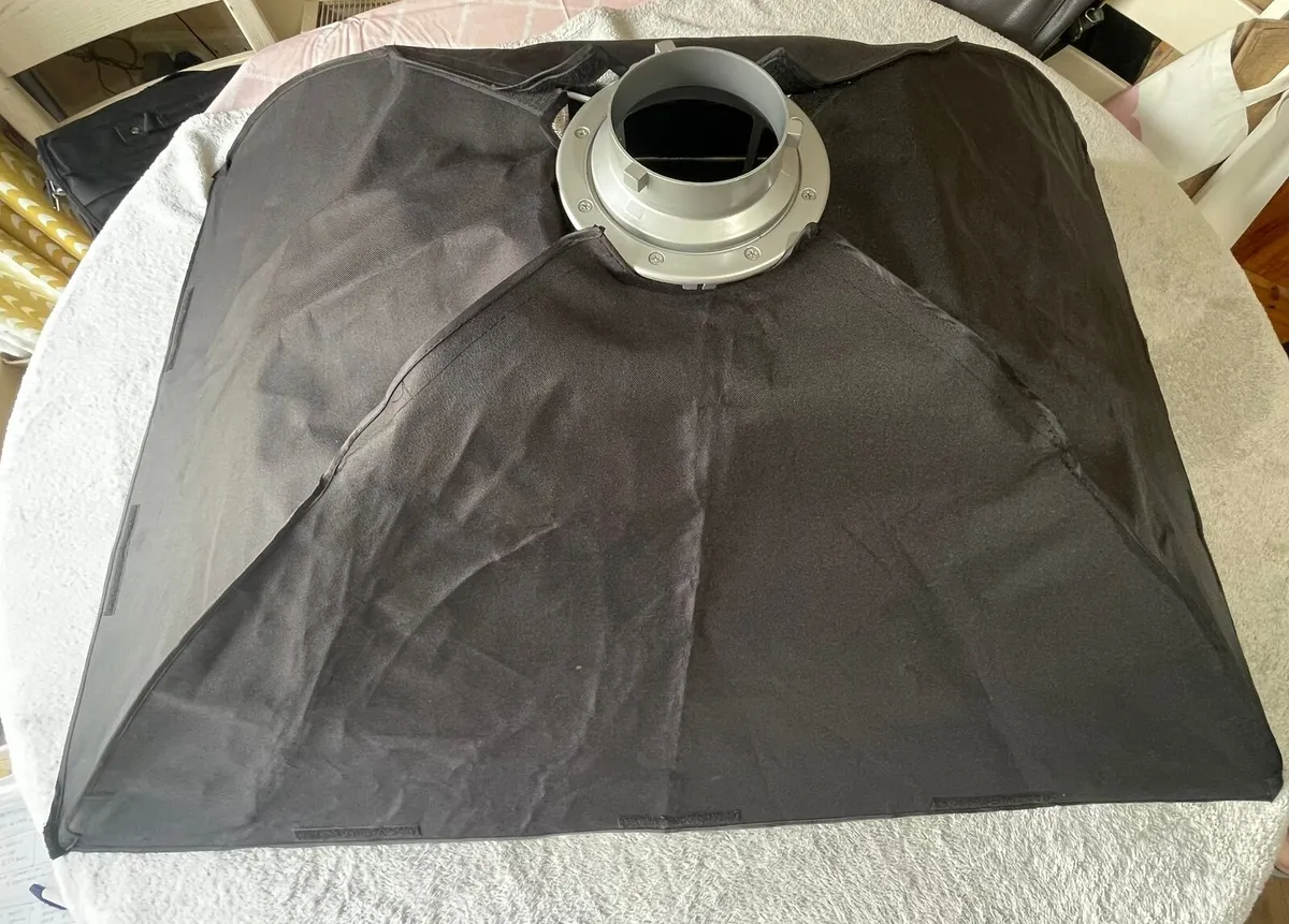 Softbox with godox mount - Image 1