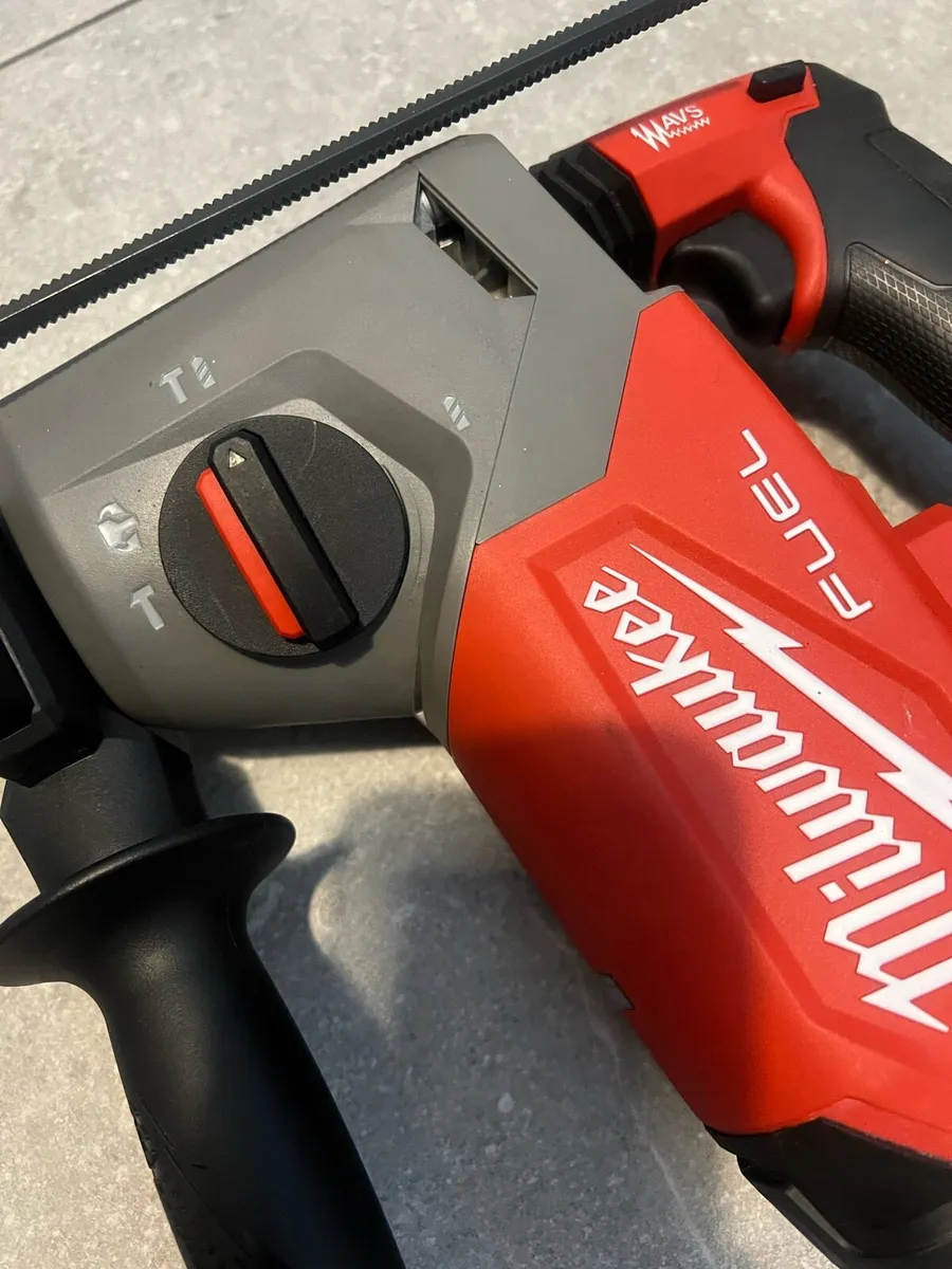 NEW Milwaukee sds and grinder - Image 3