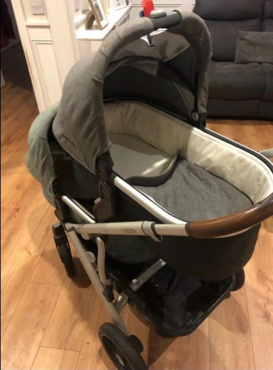 Uppababy vista v2 twin - Image 1