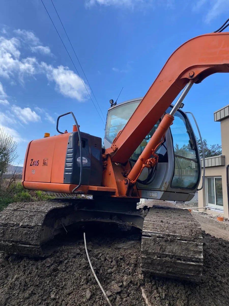 Hitachi  70 7 ton - Image 3