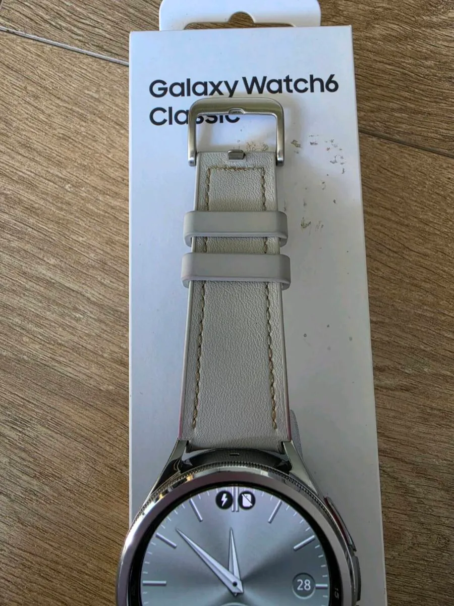 Samsung Galaxy Watch 6 Classic - Image 4