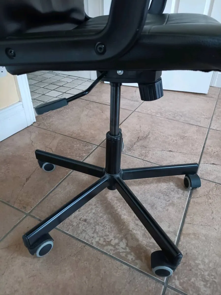 Office chair - Image 4