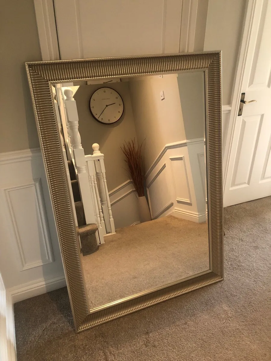 Beautiful Mirror as new! 900 x 1300 - Image 2