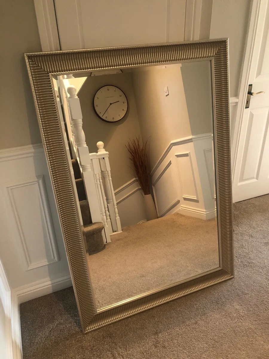 Beautiful Mirror as new! 900 x 1300 - Image 3