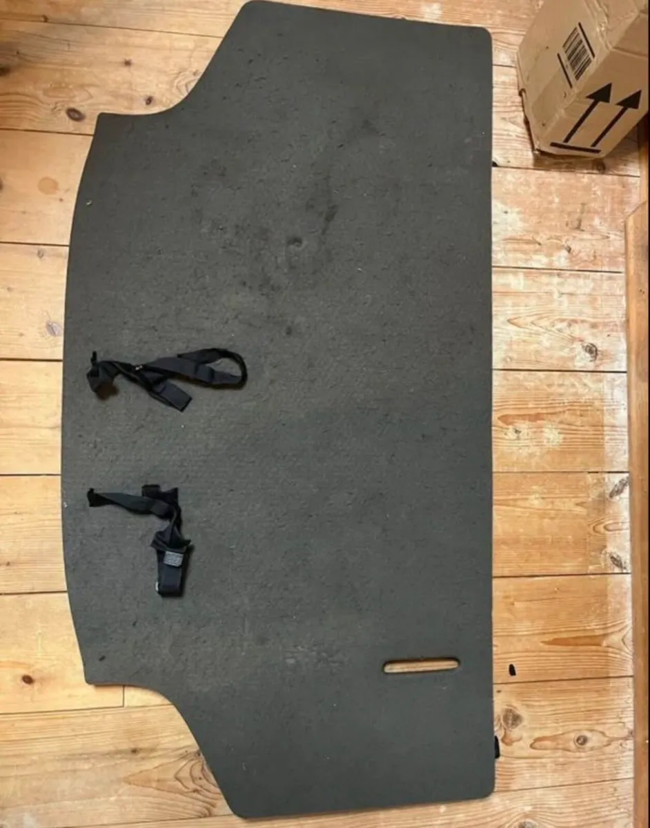 Nissan Leaf - Parcel Shelf - Please Read the Ad - Image 2