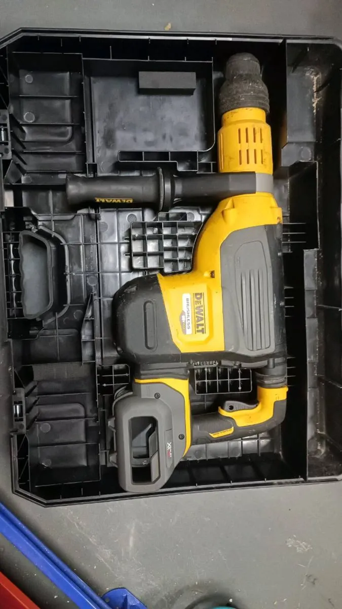 DeWalt dch 773 max sds drill kango.