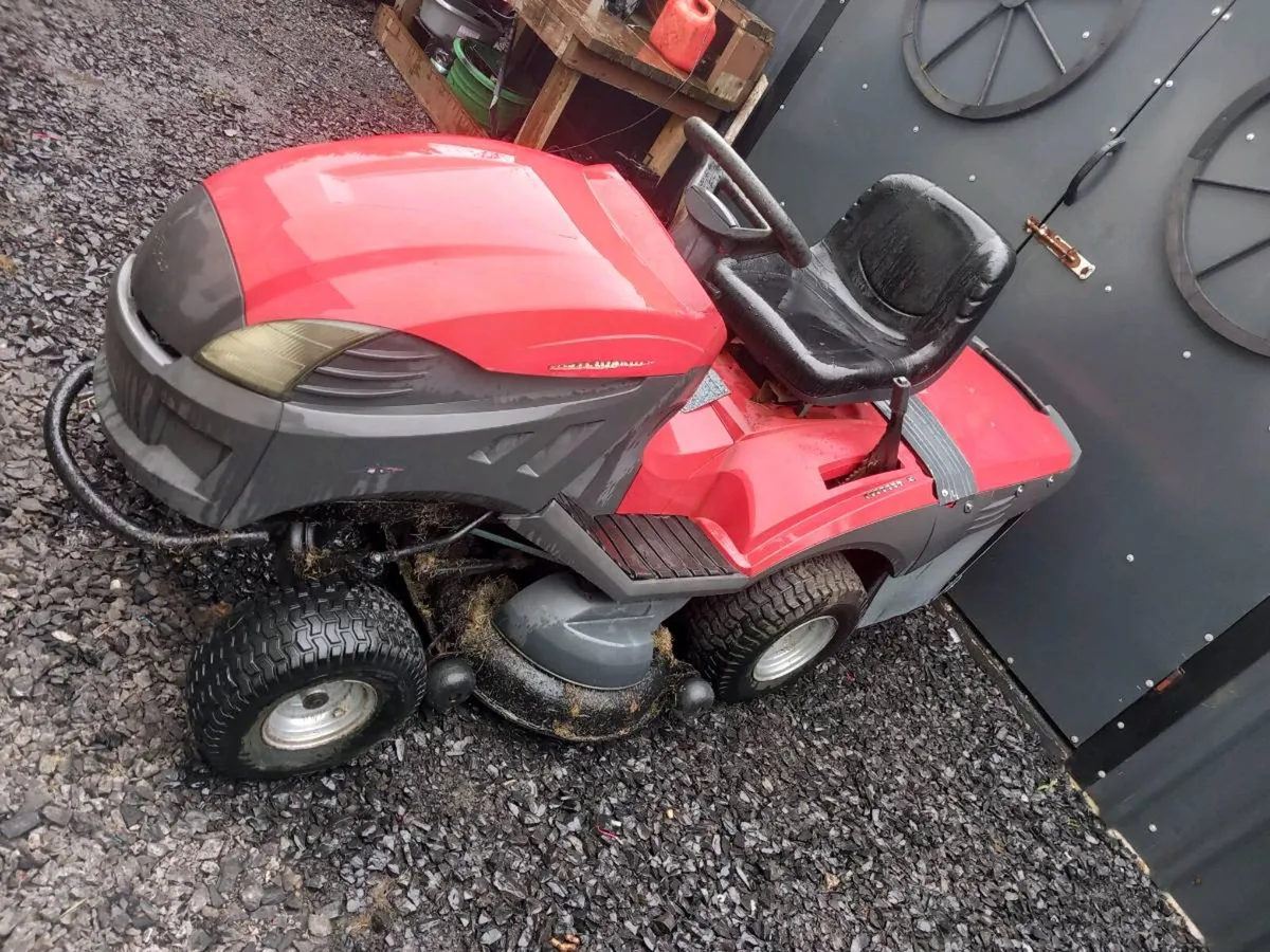 Ride on lawnmower - Image 2