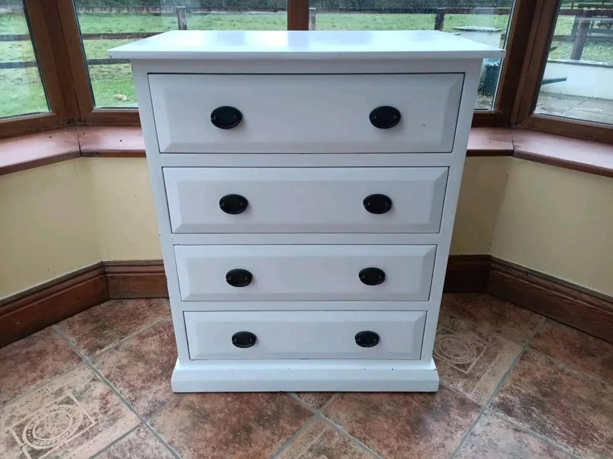 Chest of drawers - Image 1