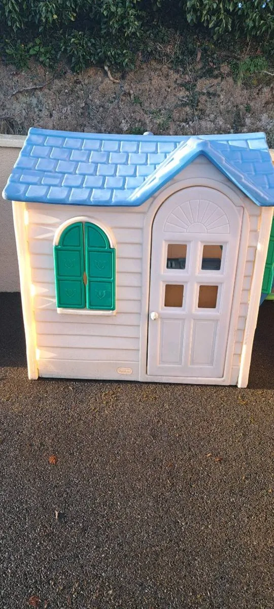 Little times play house - Image 1