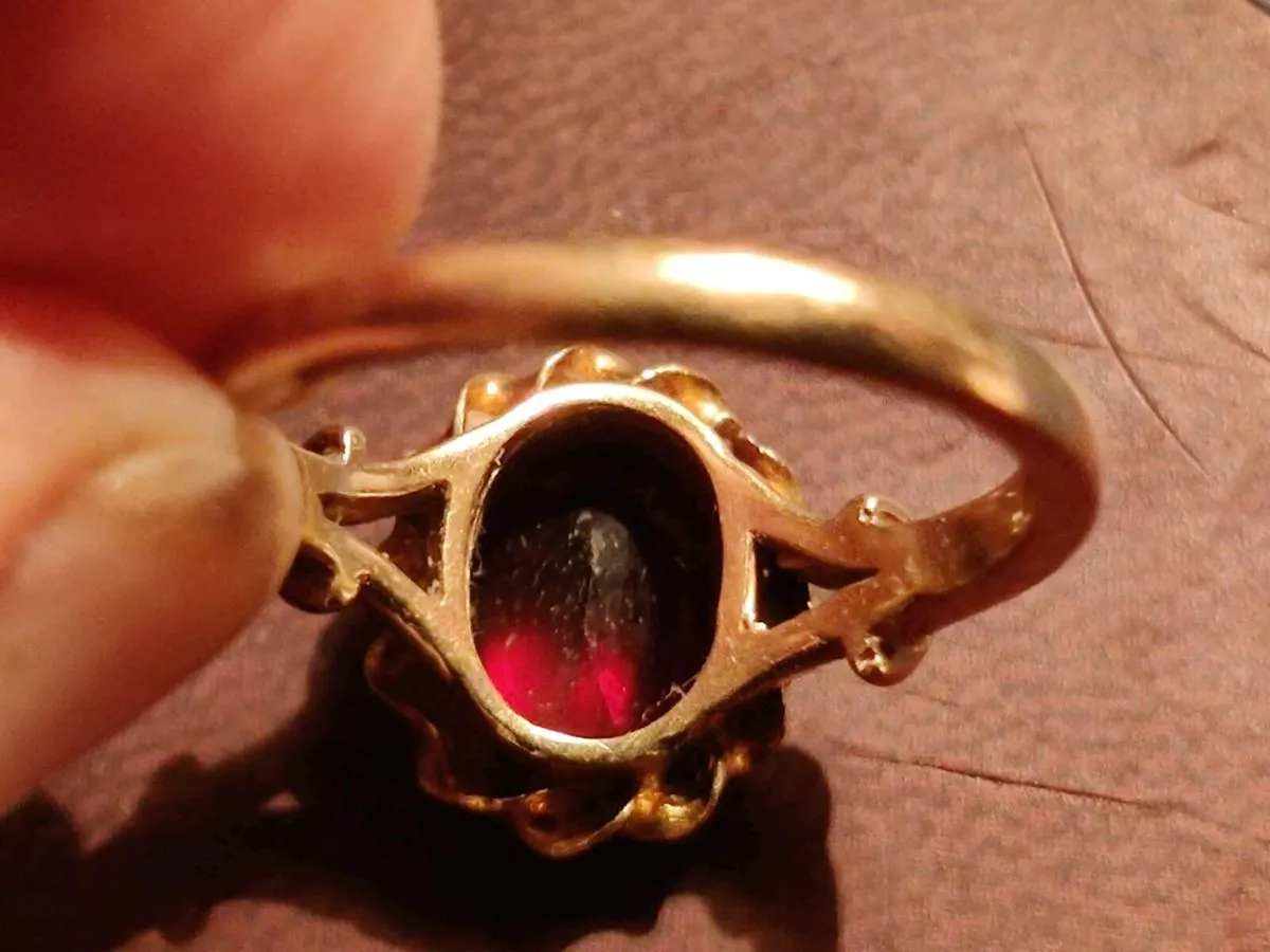 VICTORIAN OVAL CHUNKY GARNET, 9CT Gold Ring ! - Image 3