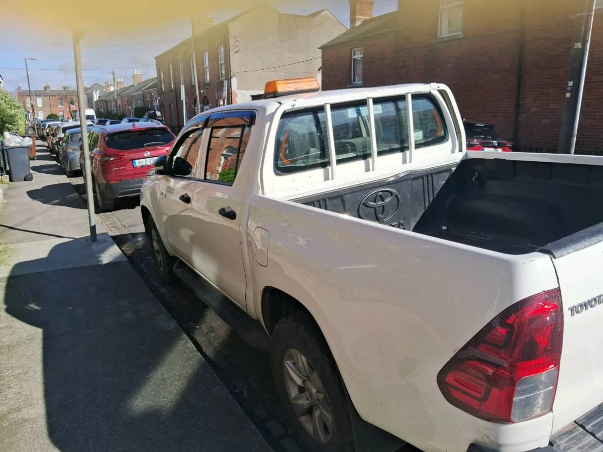 Toyota hilux active - Image 2