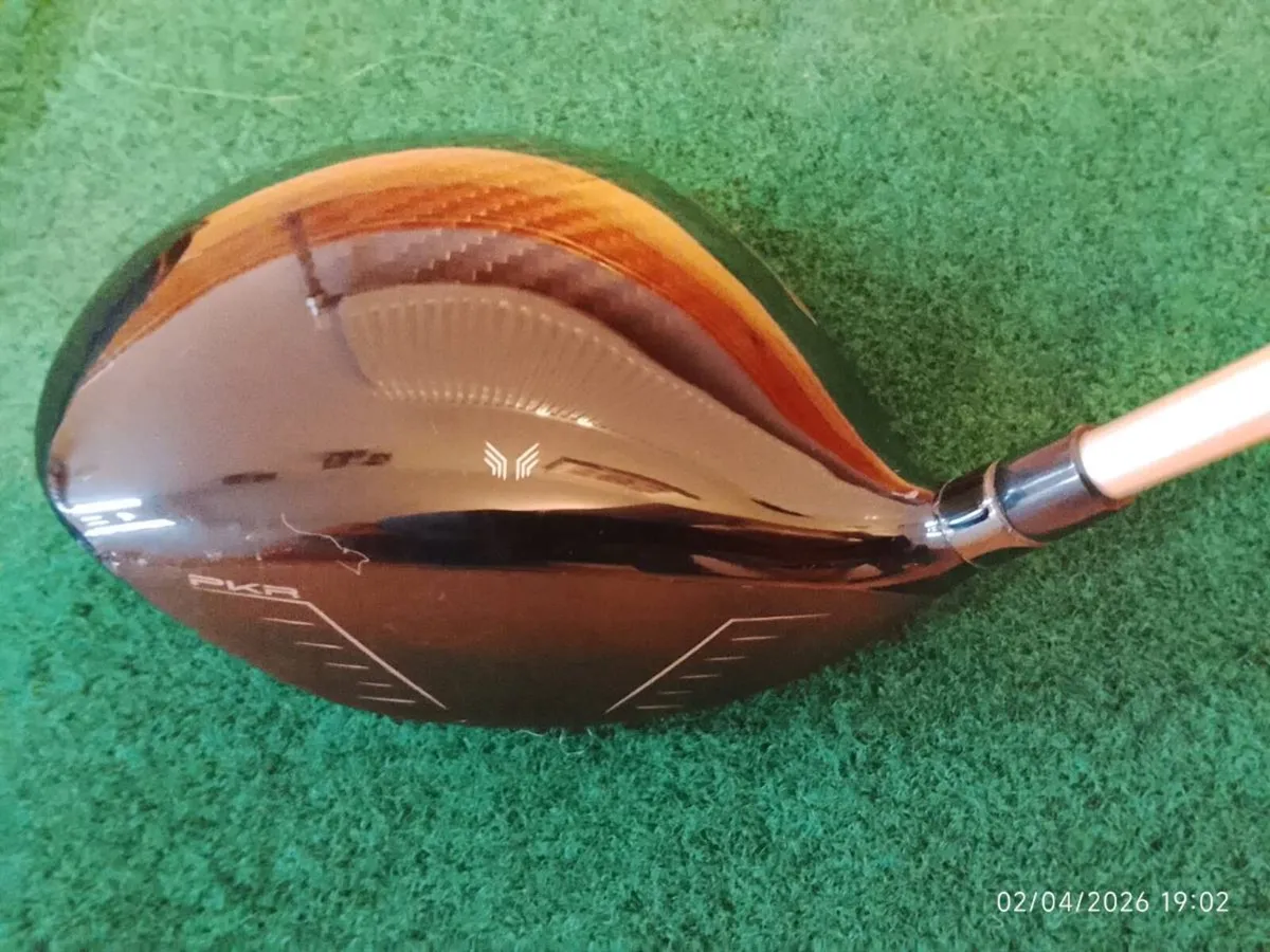 Wilson D9 Golf Driver - Image 1