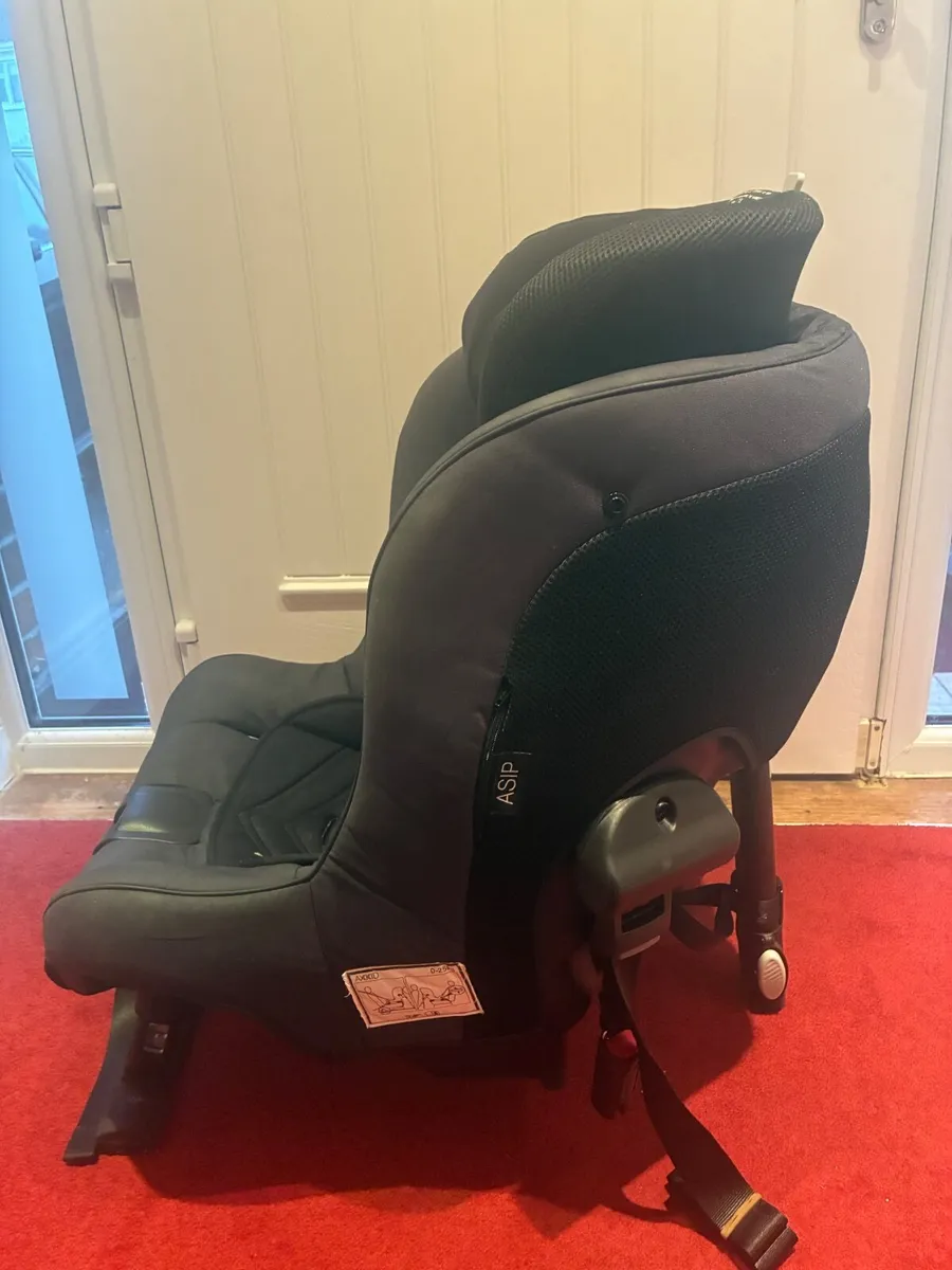 Car seat - Image 1