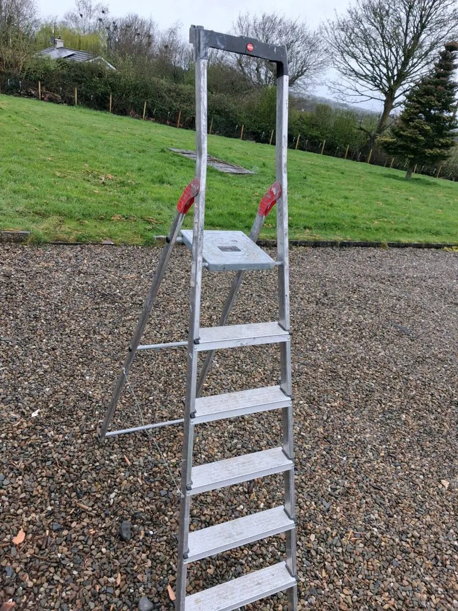 Halio 6 step ladder - Image 3
