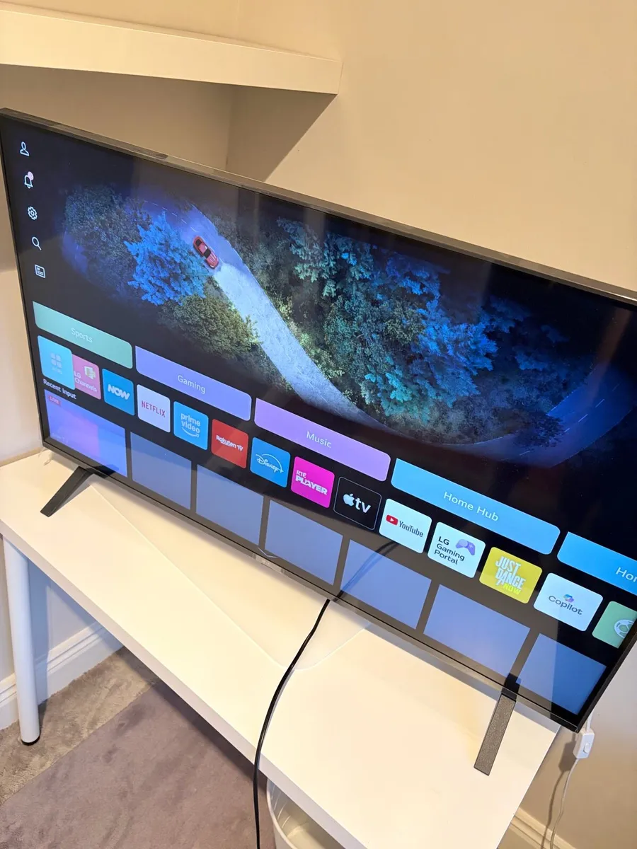 Like New - LG 43 INCH UR78 SMART 4K LED TV - Image 2