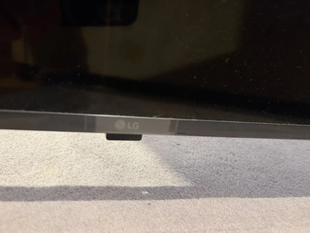 Like New - LG 43 INCH UR78 SMART 4K LED TV - Image 4