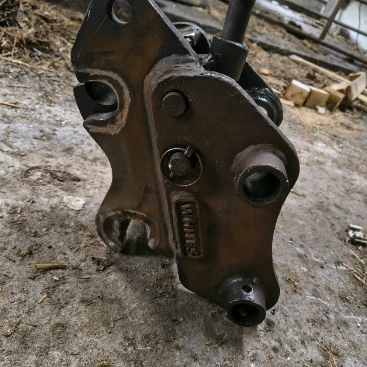 Whites Spring hitch - Image 1