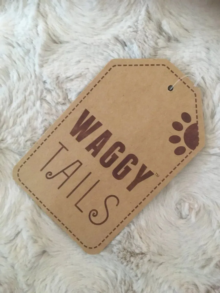 BRAND NEW Waggy Tails Sherpa Pet Bed, Medium - Image 2