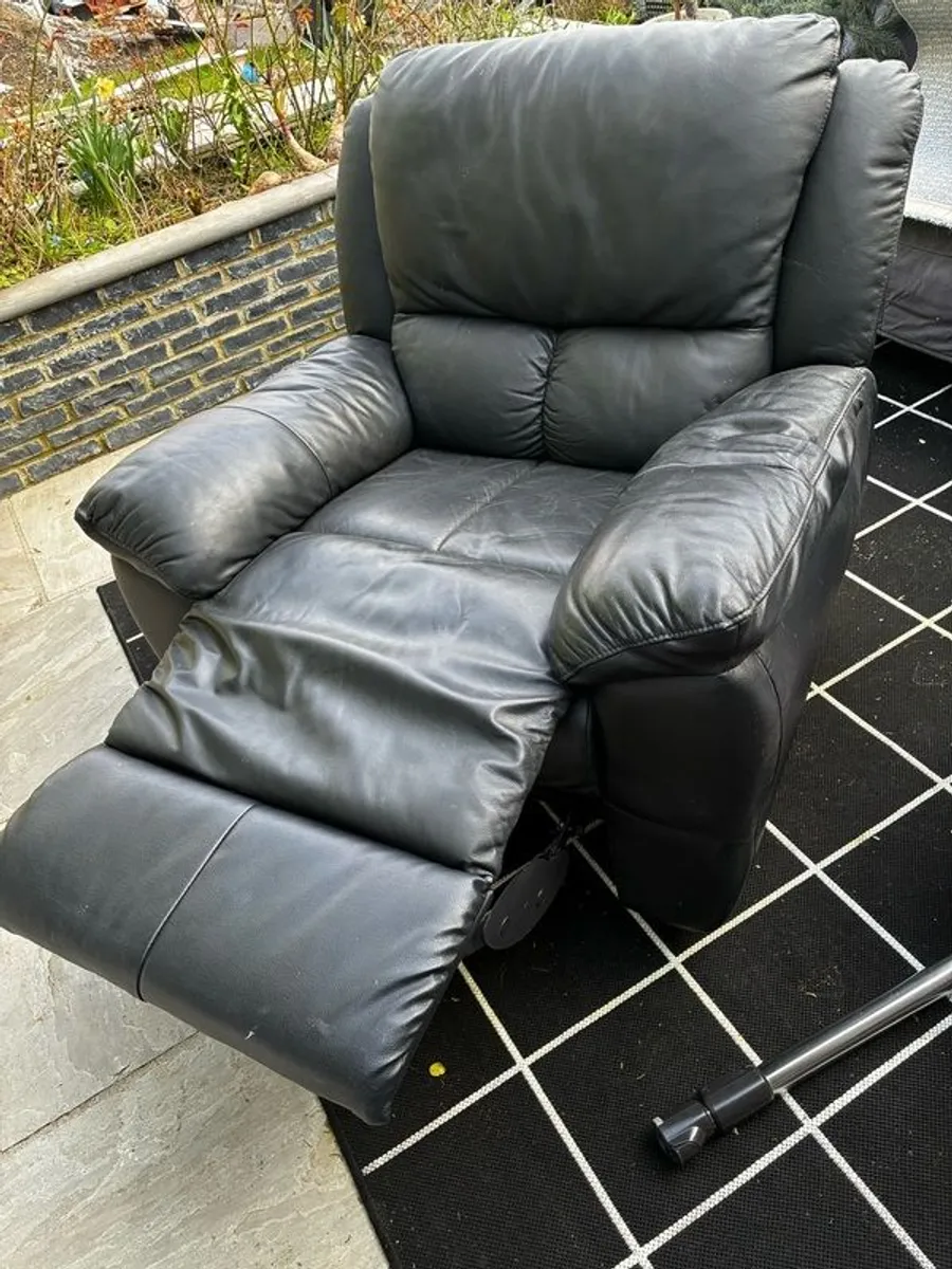 Free Recliner Chair - Image 2