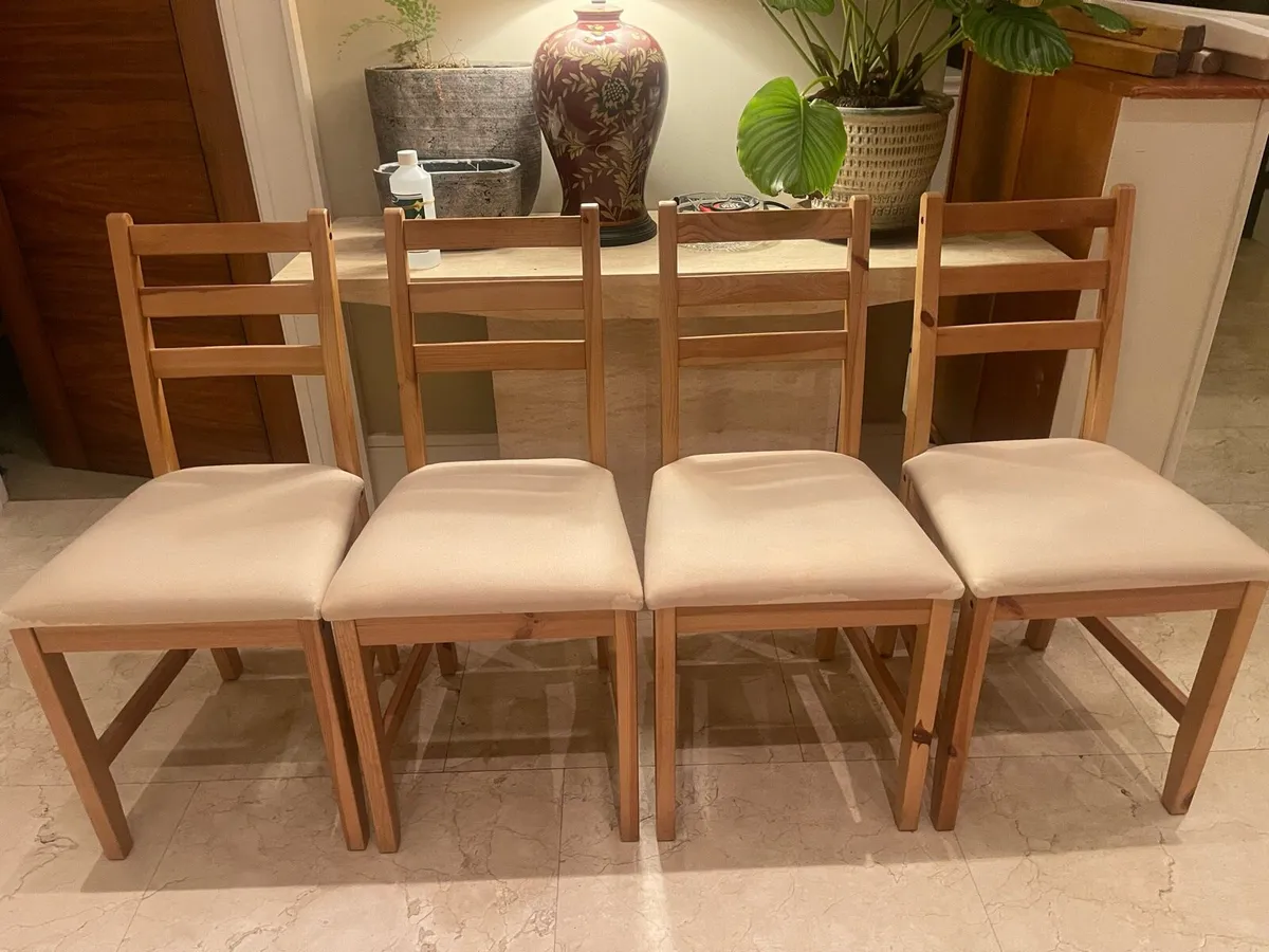 4 x Beautiful Padded Wooden Kitchen Dining Chairs - Image 1