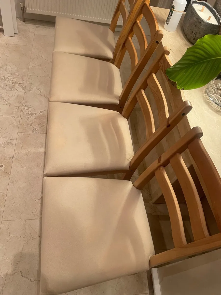 4 x Beautiful Padded Wooden Kitchen Dining Chairs - Image 2