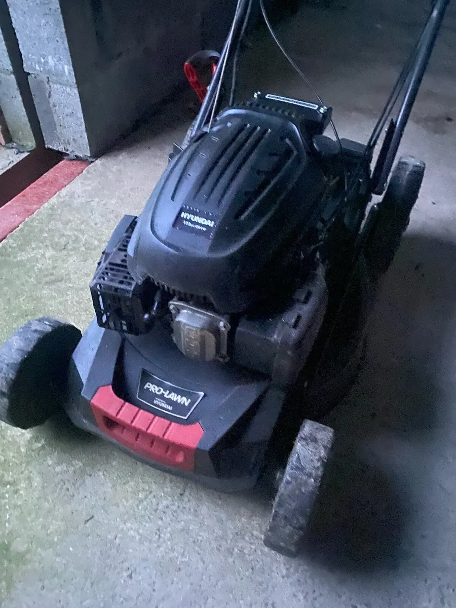 Near brand new mower - Image 1
