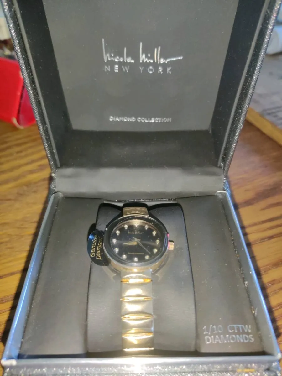 DIAMOND NICOLE MILLER, Huge Designer Elastic Watch - Image 4