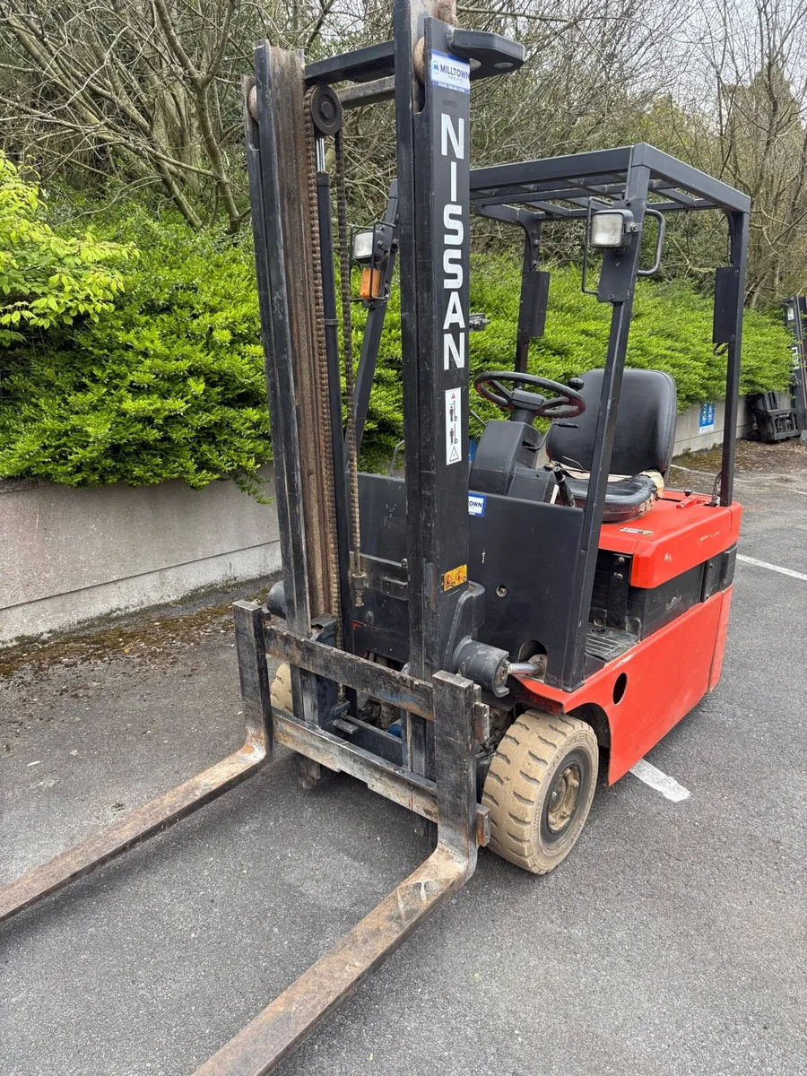 Forklift - Image 2