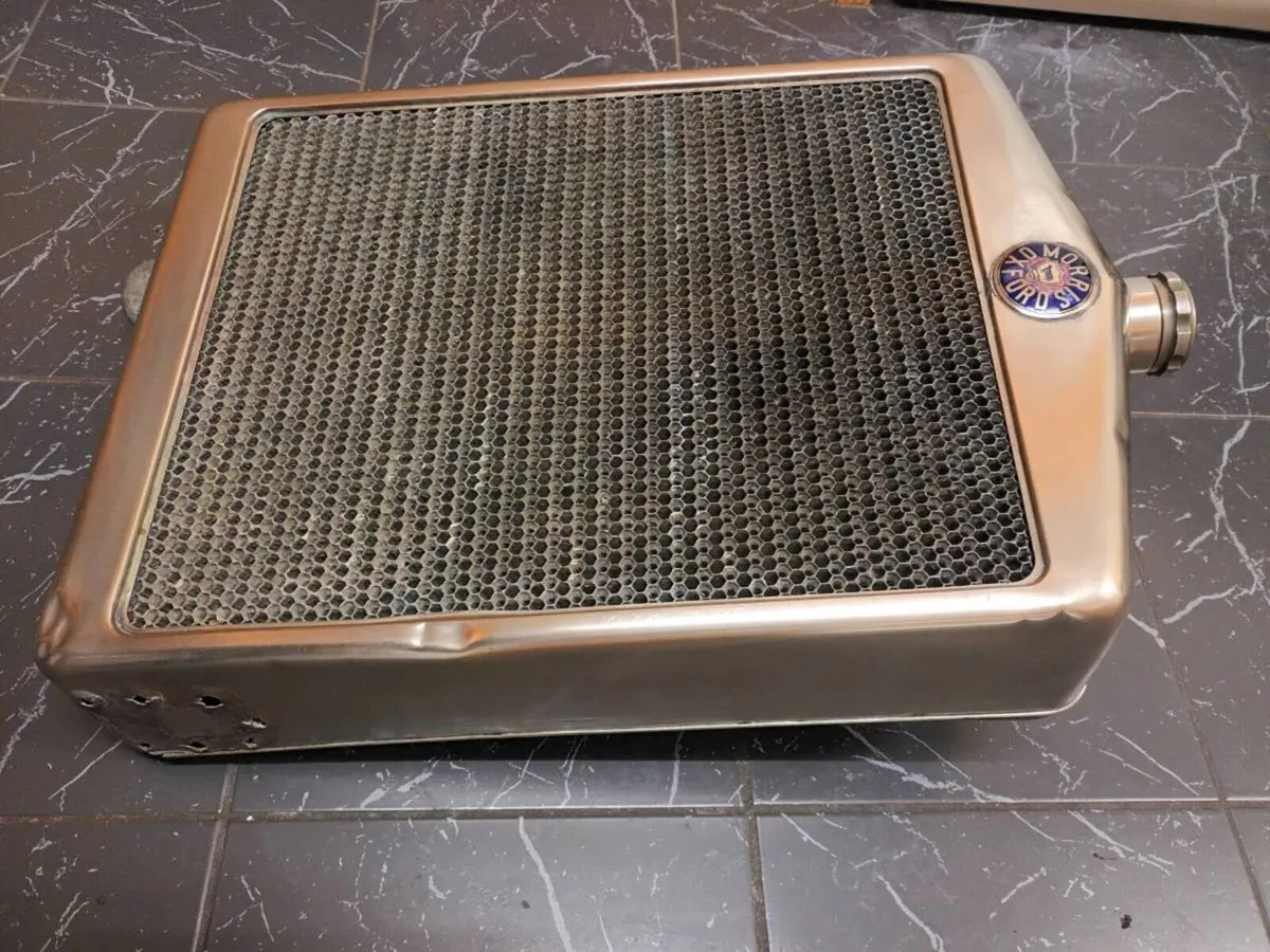Vintage Car Radiator - Image 3